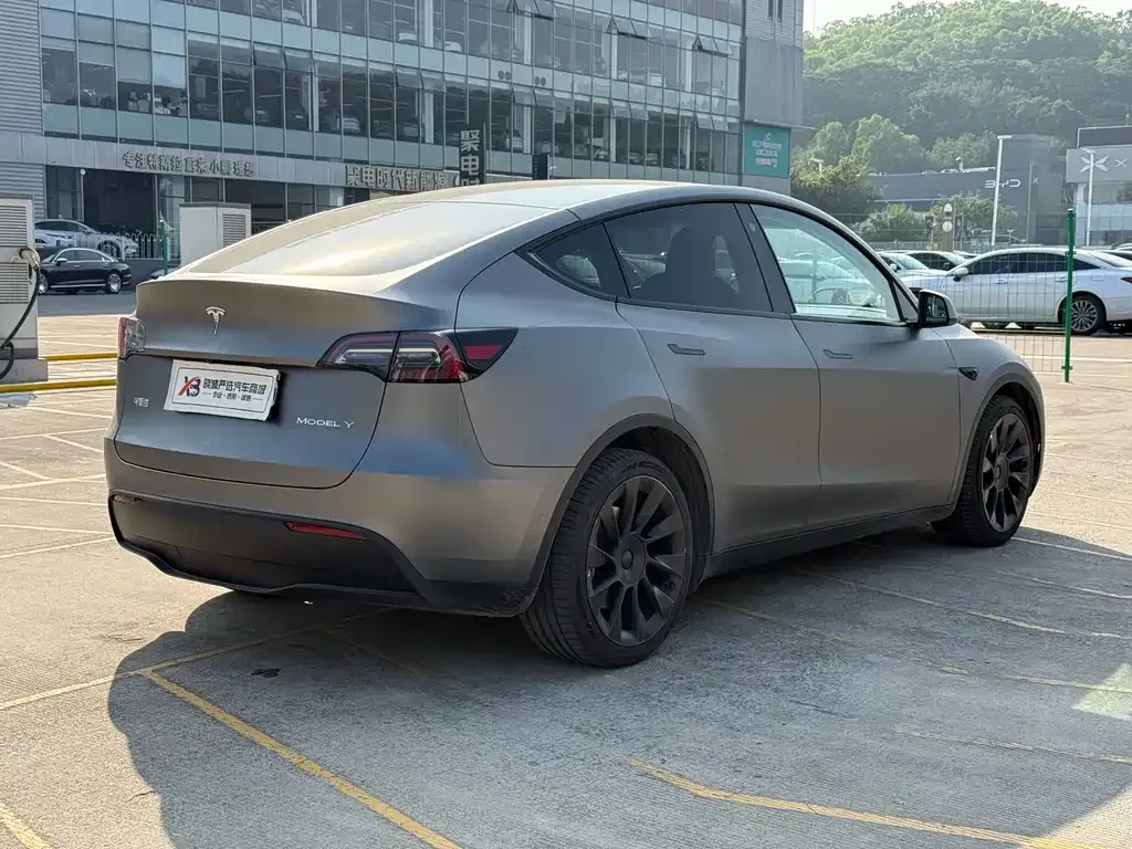 Tesla Model Y — фото 7