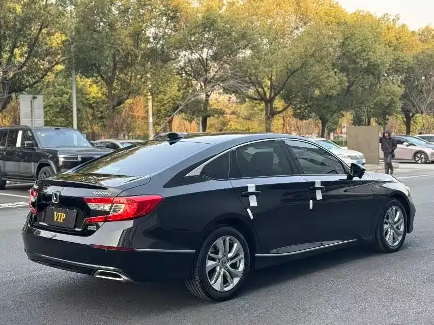 Honda Accord — фото 7