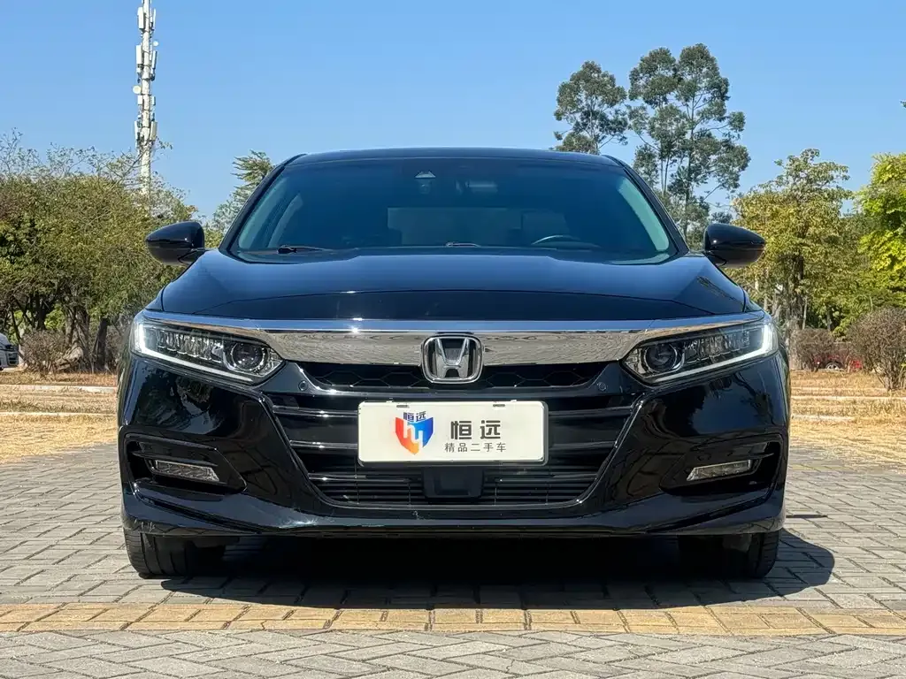 Honda Accord — фото 10