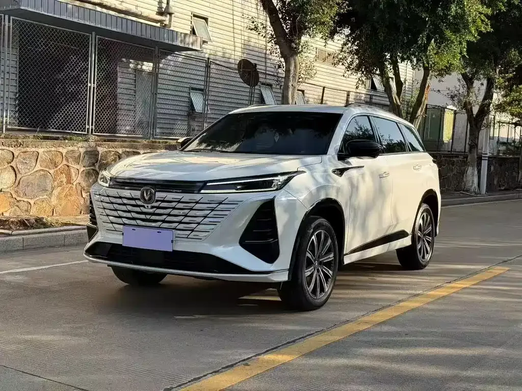 Changan CS75PLUS — фото 1