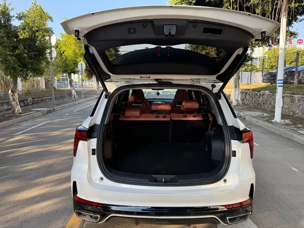 Changan CS75PLUS — фото 3