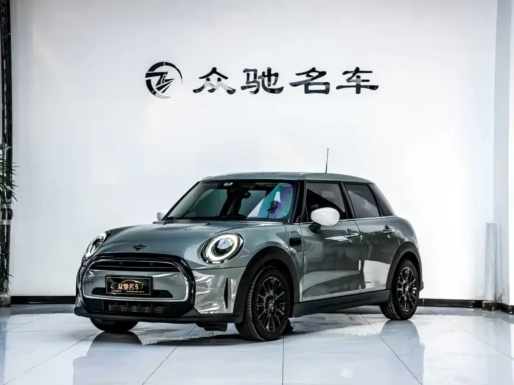 MINI Cooper (3-door) — фото 1