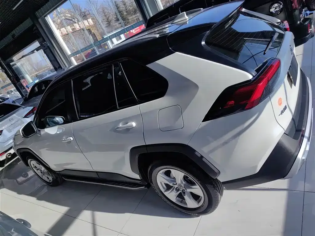 Toyota RAV4 2021 из CN, фото 10