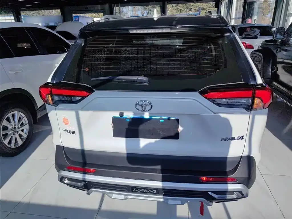 Toyota RAV4 2021 из CN, фото 3