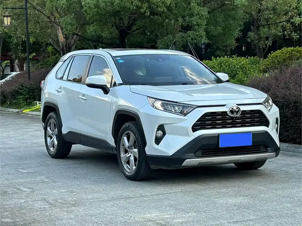 Toyota RAV4 2023 из CN, фото 5