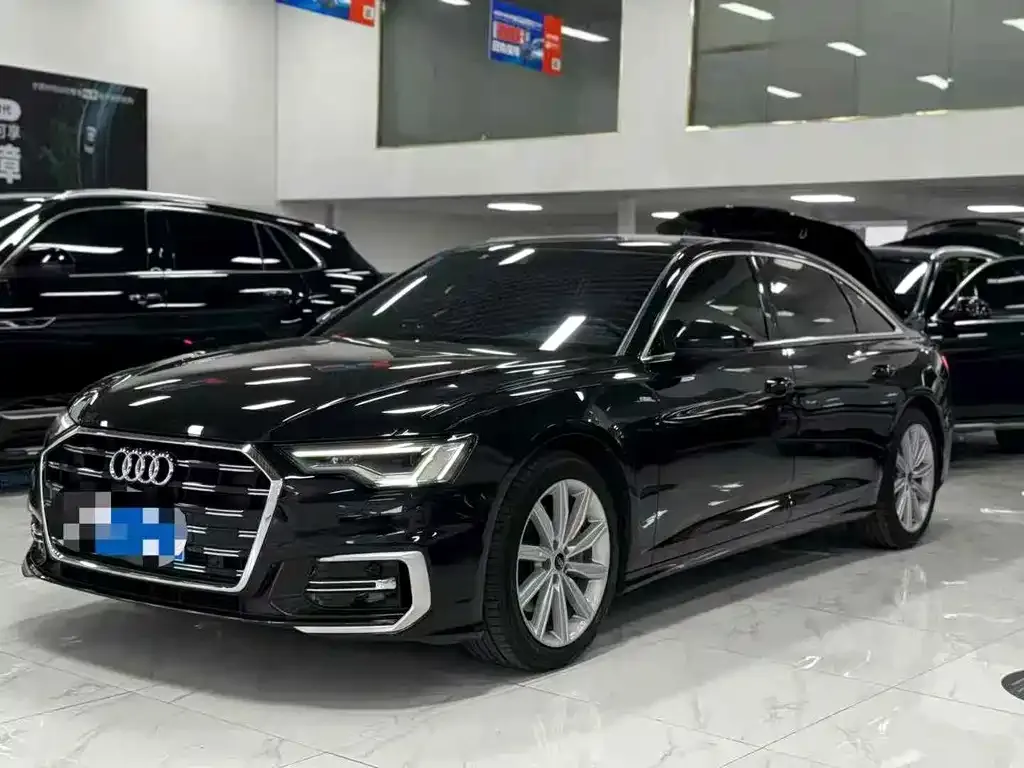 Audi A6L — фото 1