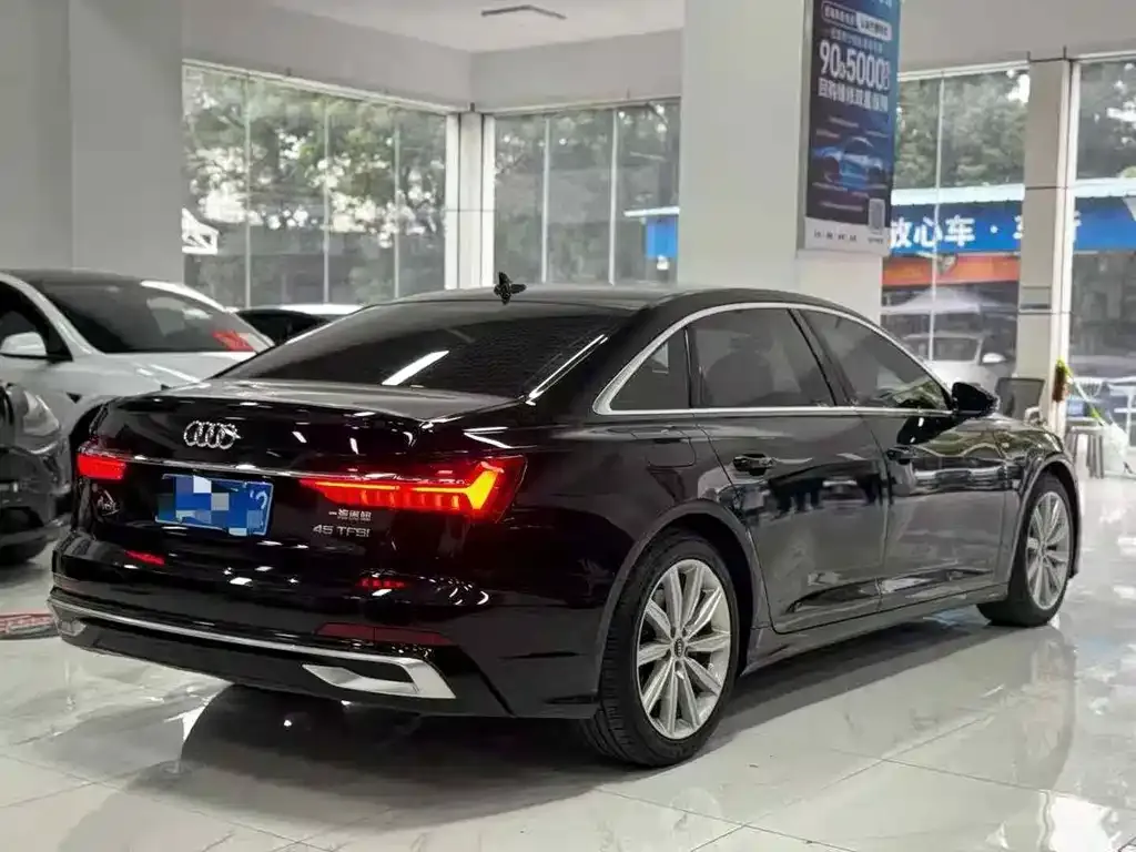 Audi A6L — фото 5