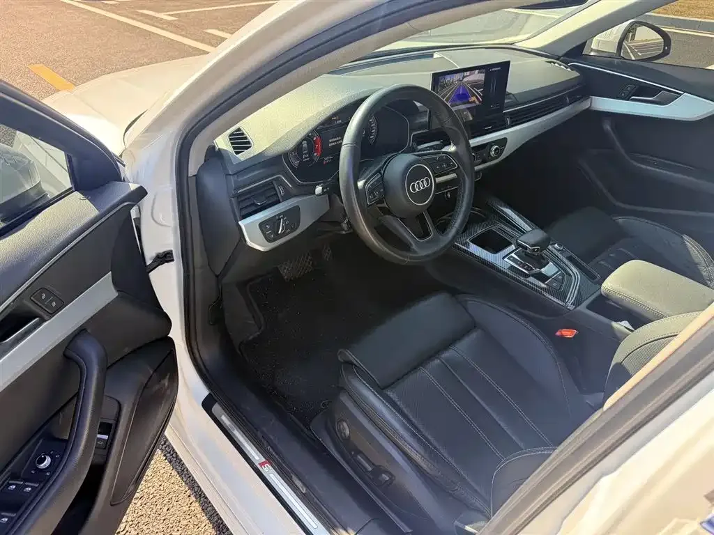 Audi A4L 2021 из CN, фото 6