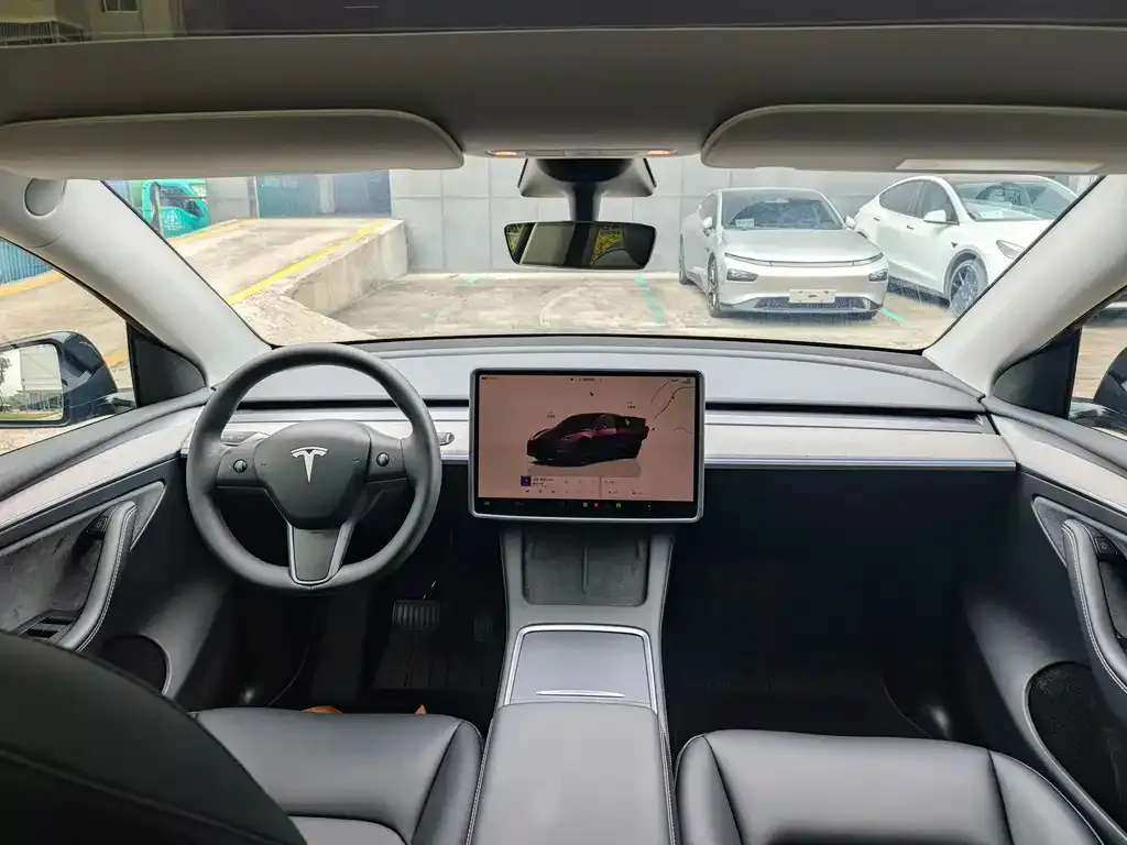 Tesla Model Y — фото 3