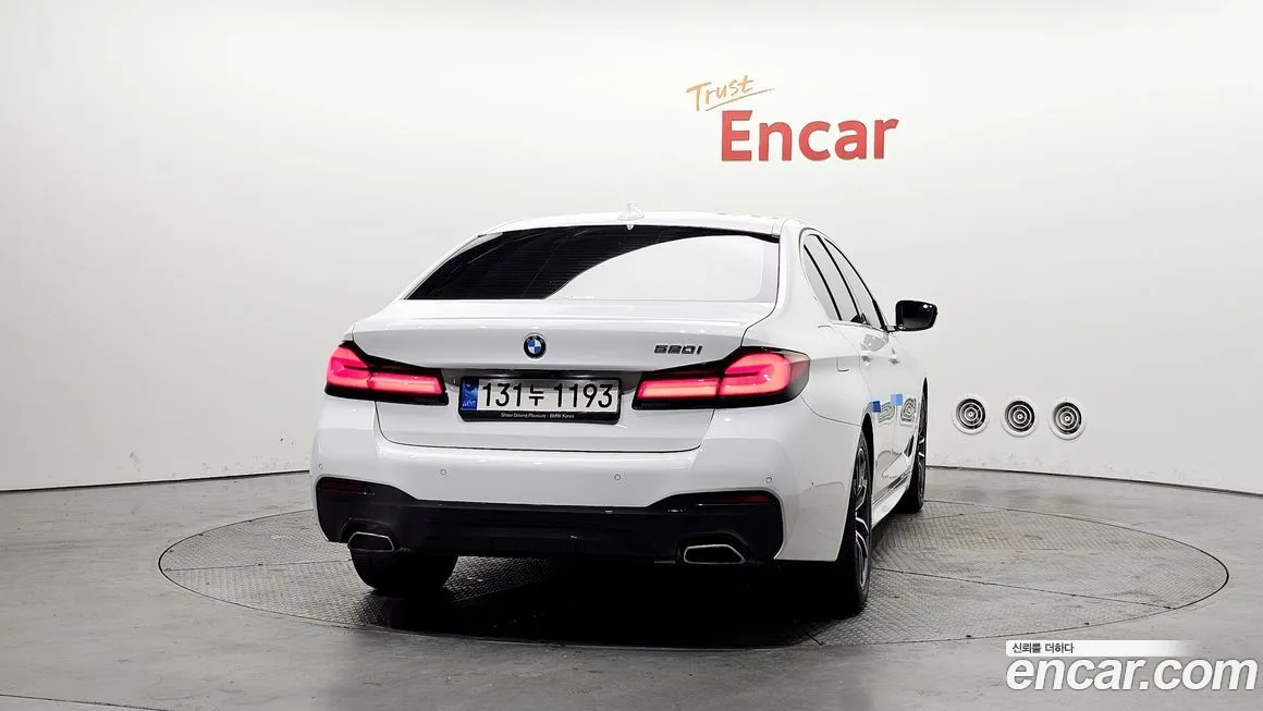 BMW 5-Series 2023 из KR, фото 8