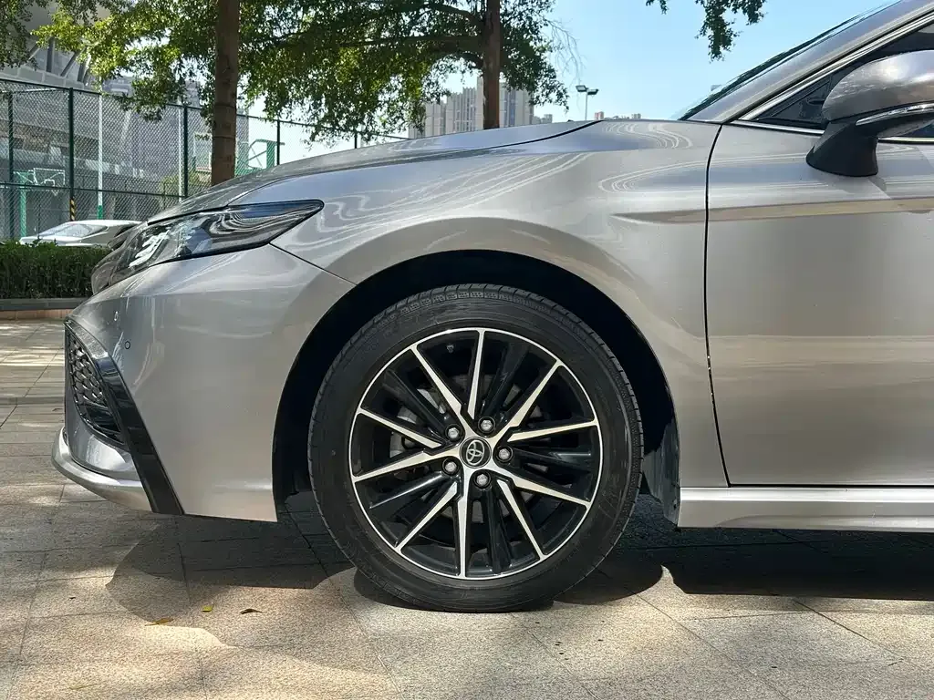 Toyota Camry 2023 из CN, фото 5