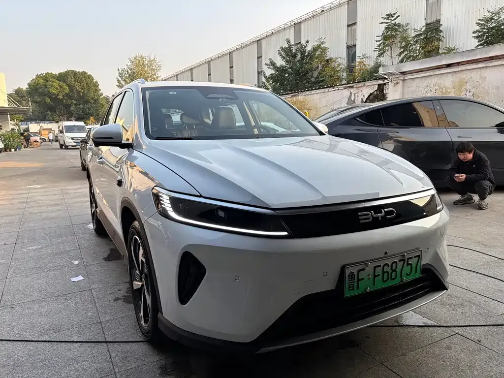 BYD Seal 05 DM-i — фото 9