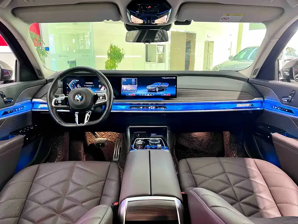 BMW 7 Series 2024 из CN, фото 9