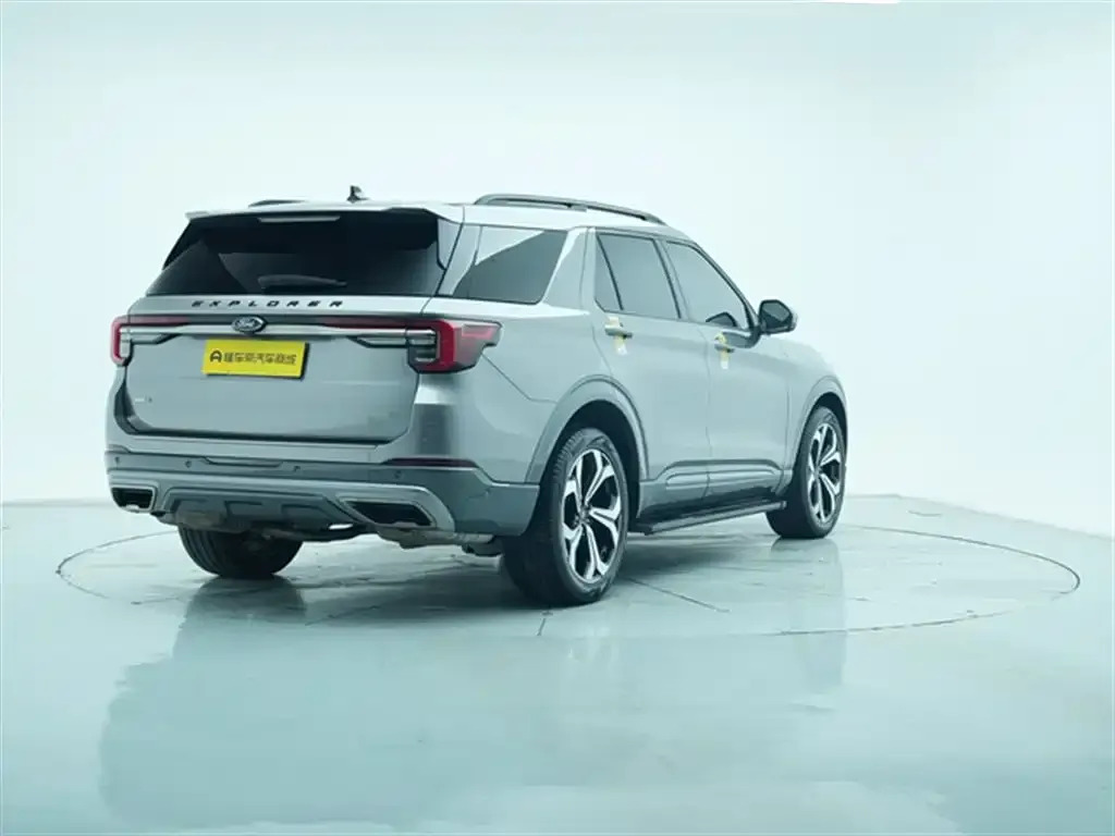 Ford Explorer 2022 из CN, фото 3