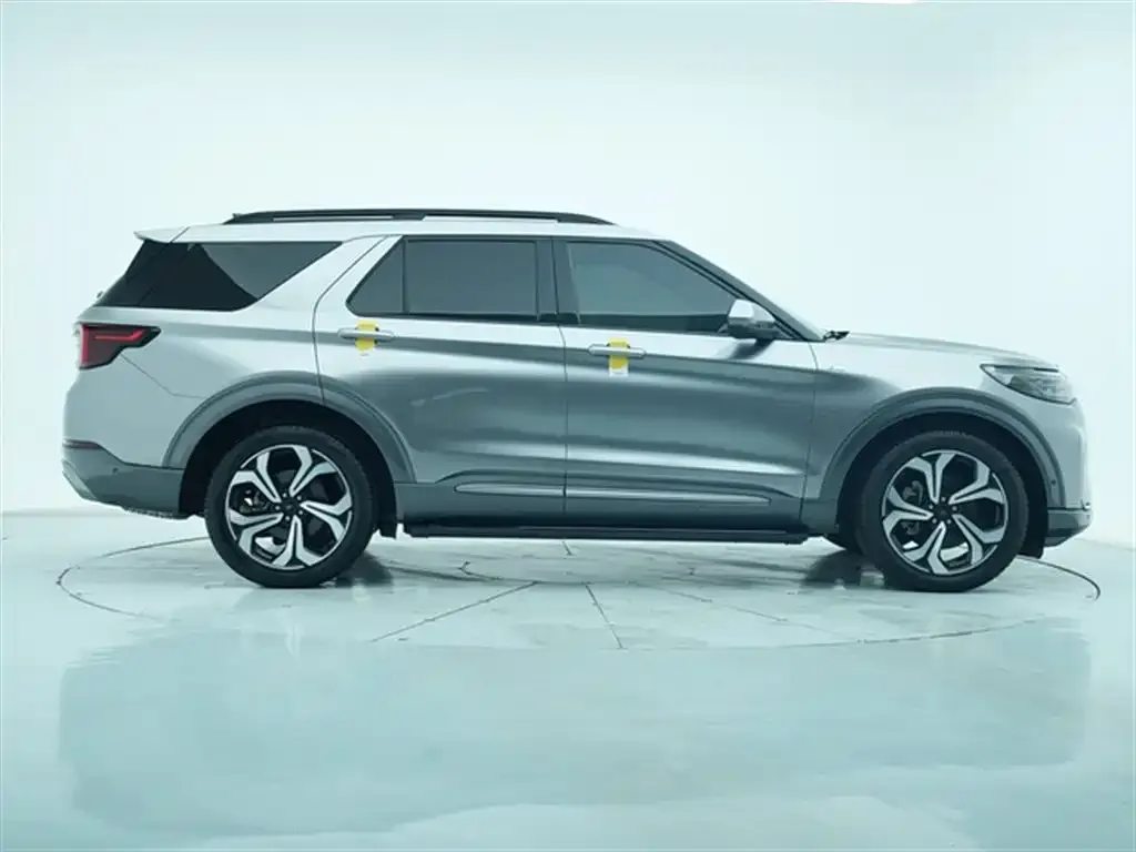 Ford Explorer 2022 из CN, фото 9