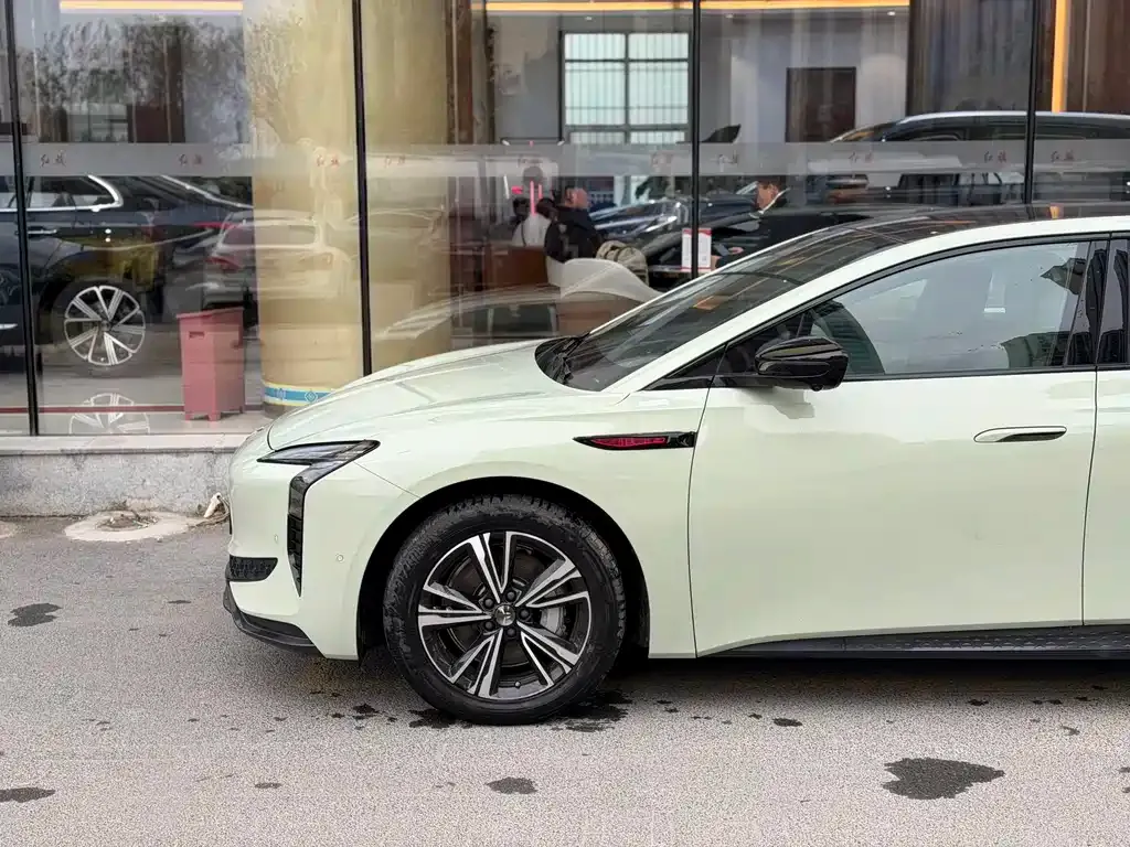Hongqi EH7 2024 из CN, фото 2