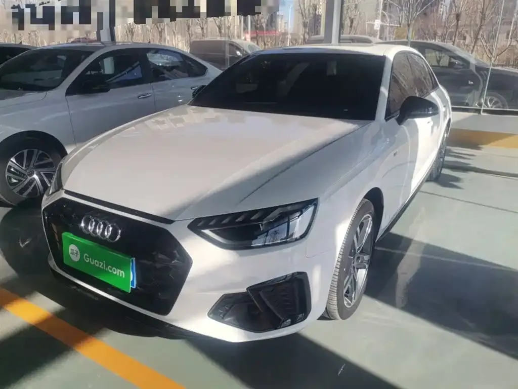 Audi A4L 2022 из CN, фото 1