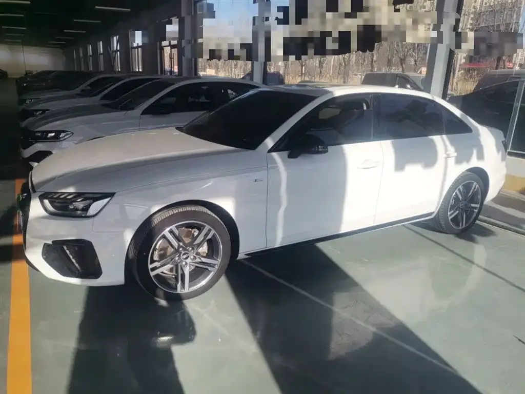 Audi A4L 2022 из CN, фото 6