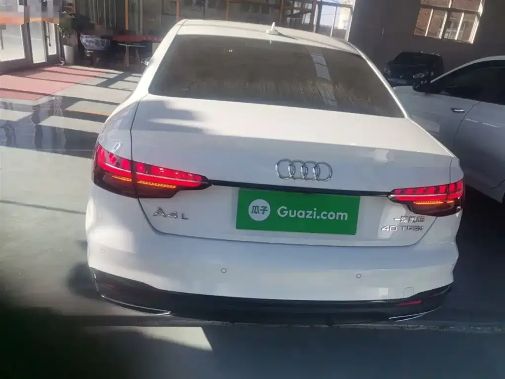 Audi A4L 2022 из CN, фото 4