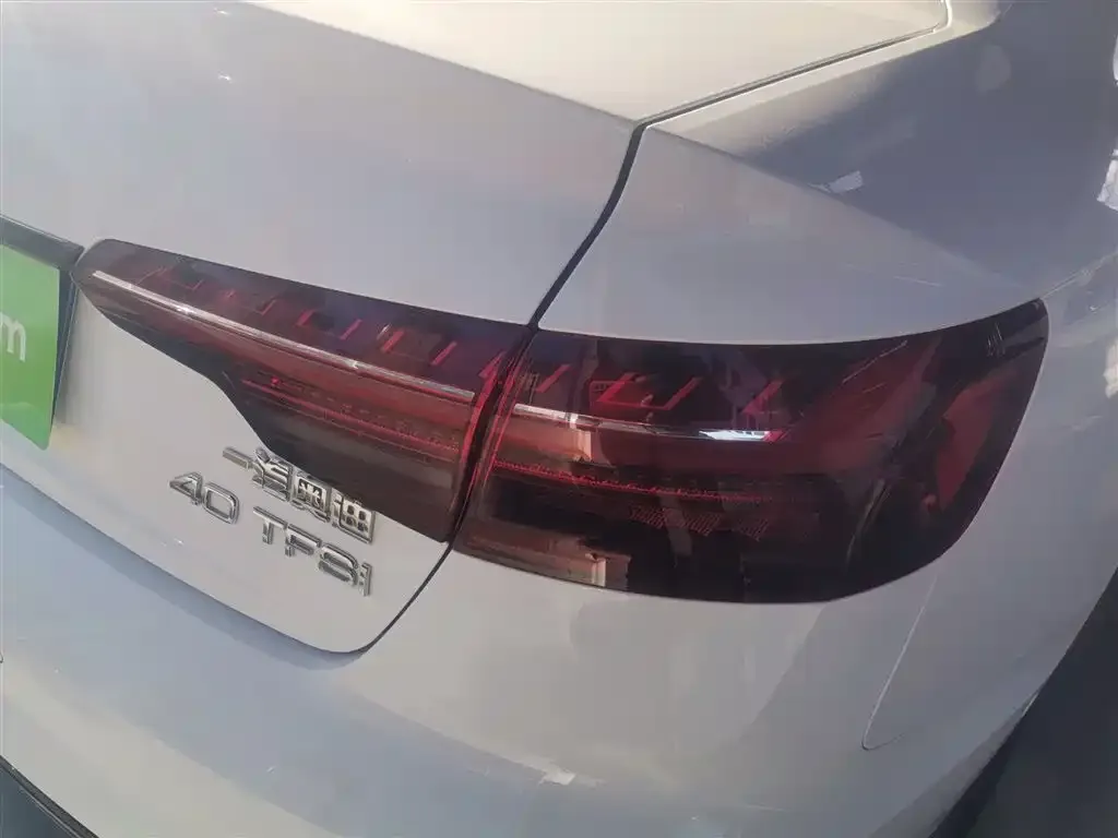 Audi A4L 2022 из CN, фото 5