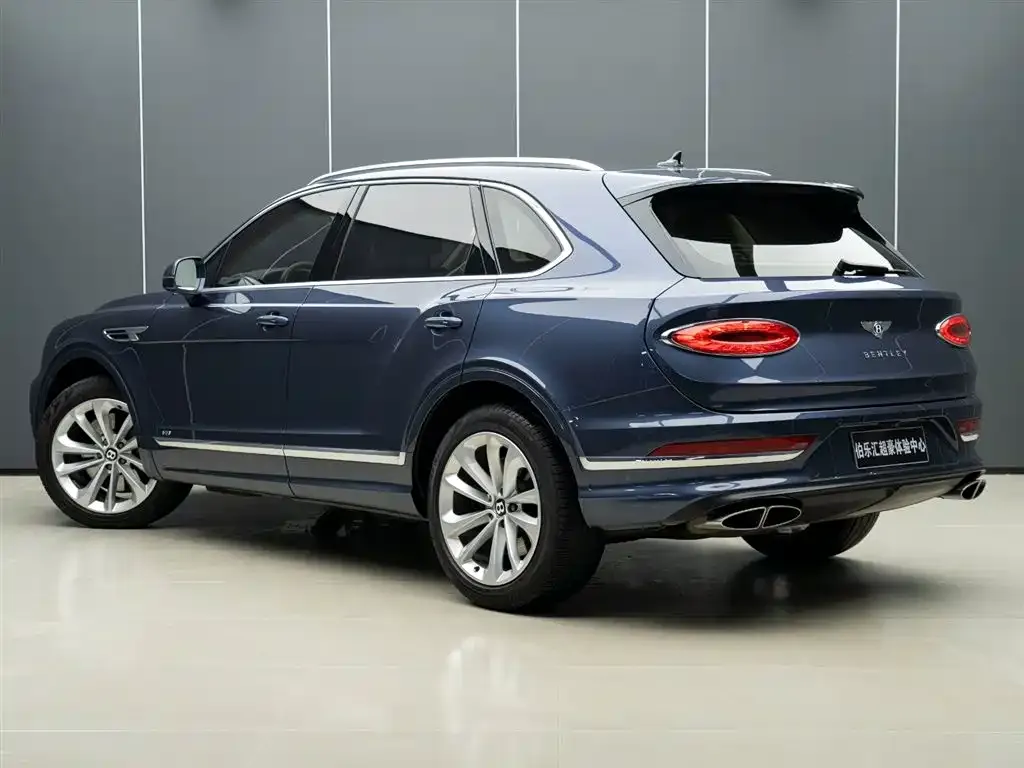 Bentley Bentayga 2022 из CN, фото 7