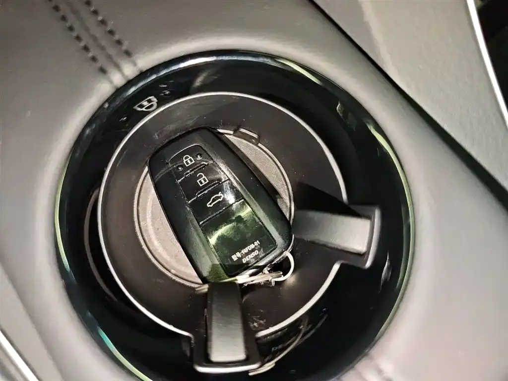 Toyota Avalon 2021 из CN, фото 2