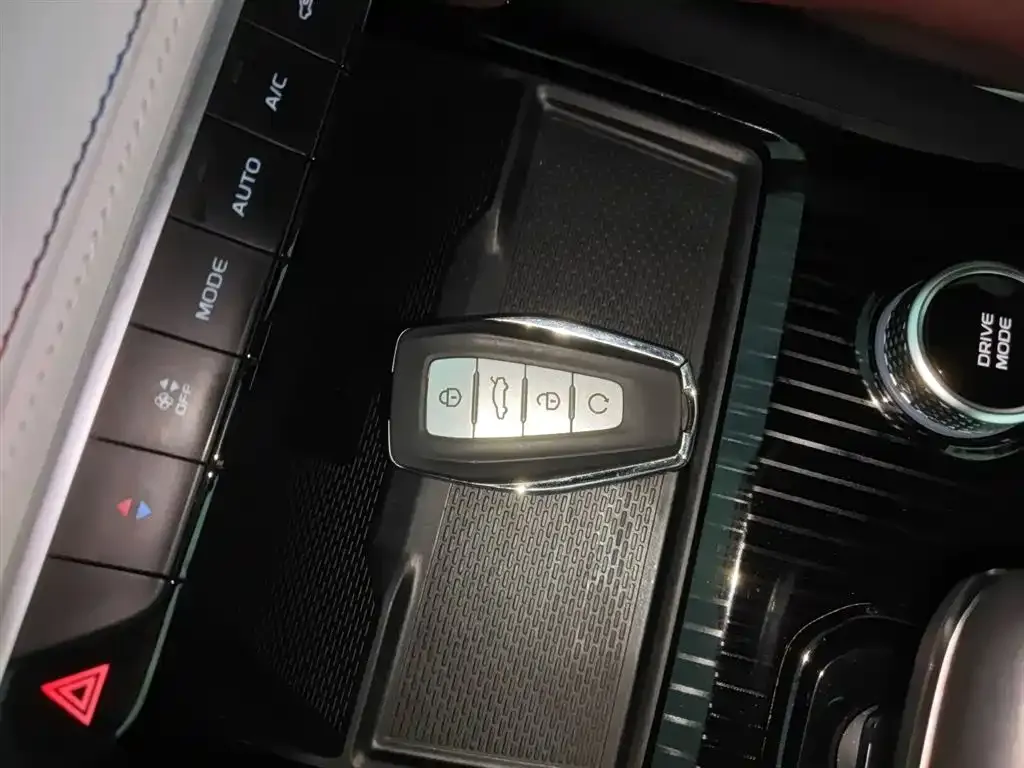 Geely Xingyue L 2021 из CN, фото 9