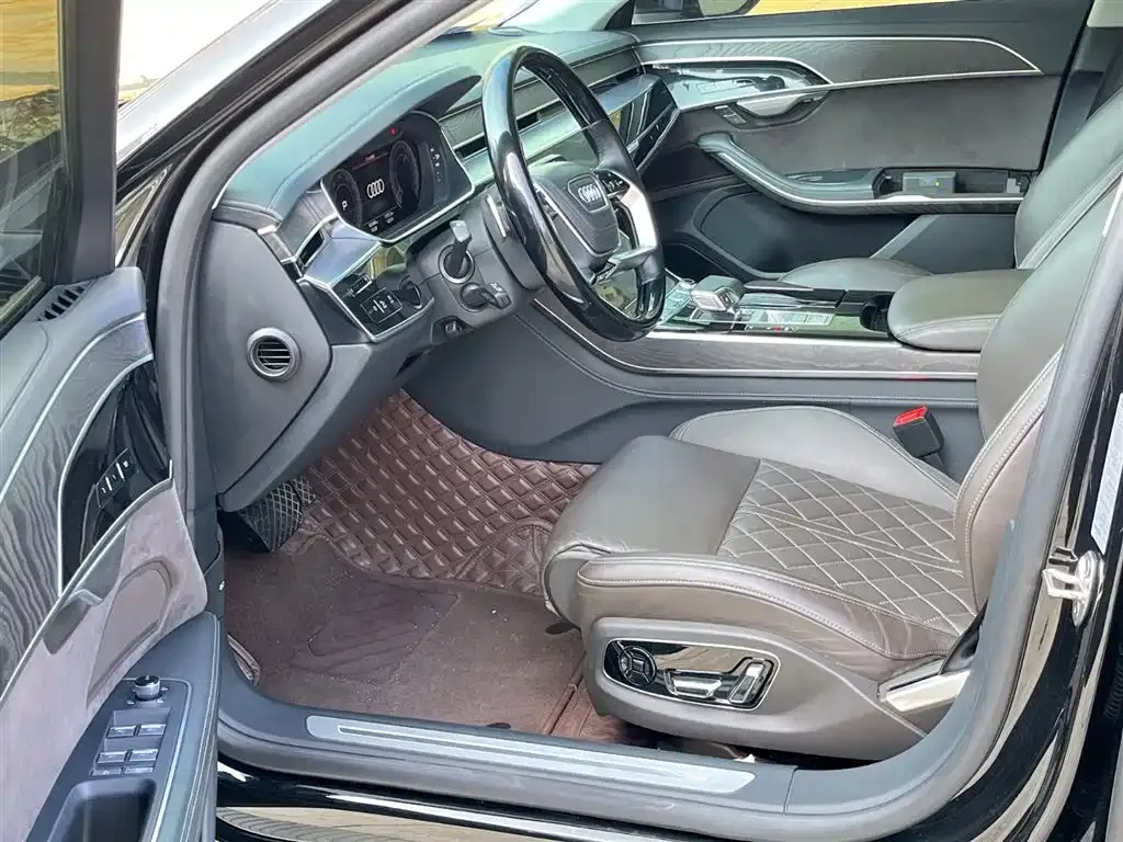 Audi A8 2024 из CN, фото 3
