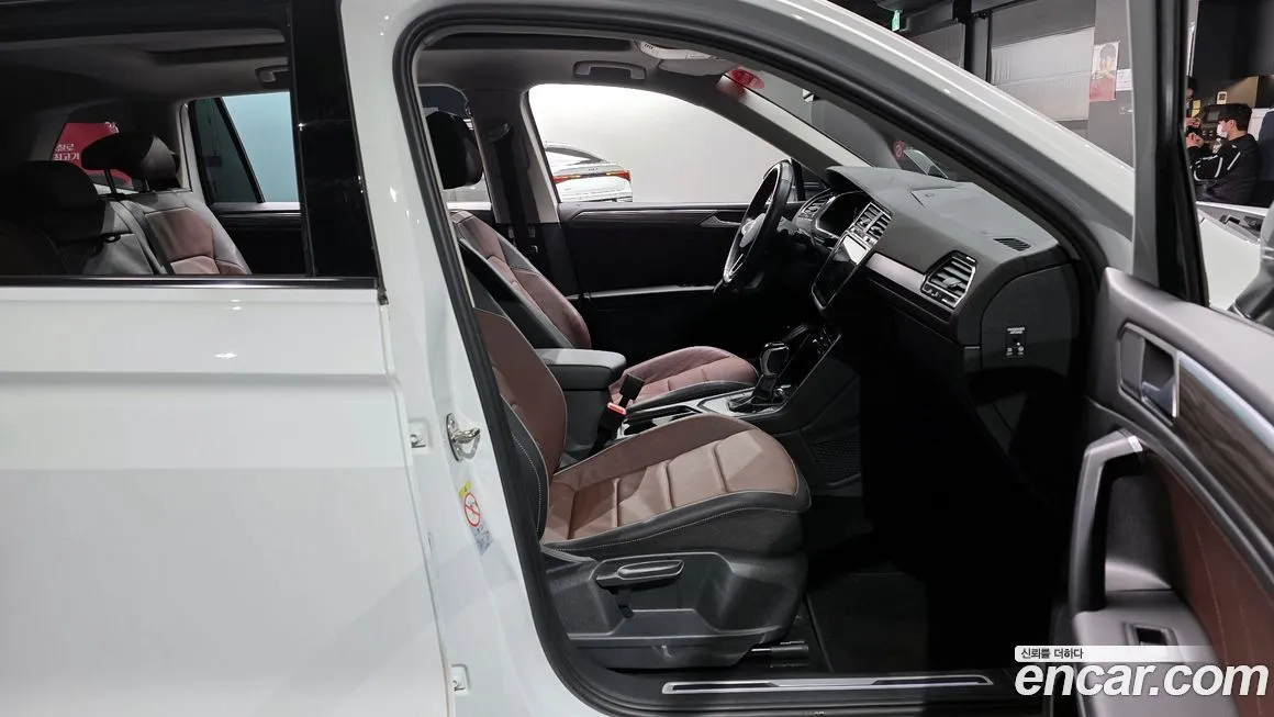 Volkswagen Tiguan — фото 4