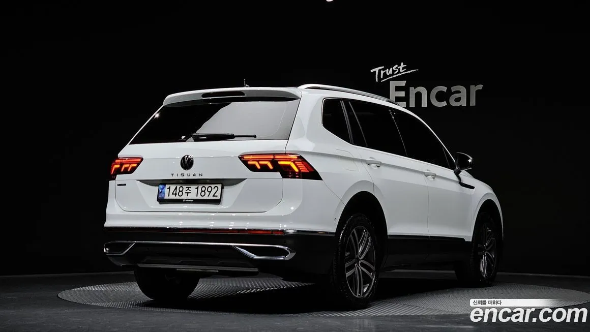 Volkswagen Tiguan — фото 9
