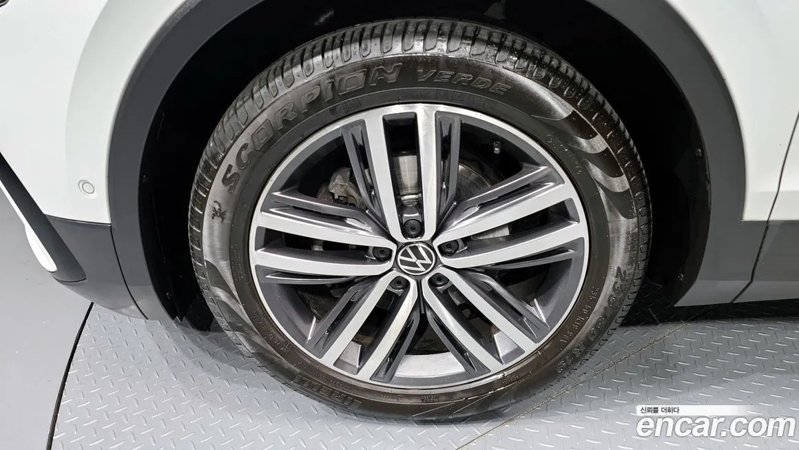 Volkswagen Tiguan — фото 6