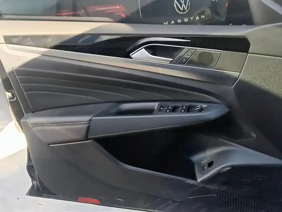 Volkswagen Passat 2023 из CN, фото 7
