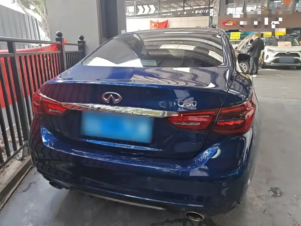 Infiniti Q50L 2021 из CN, фото 7