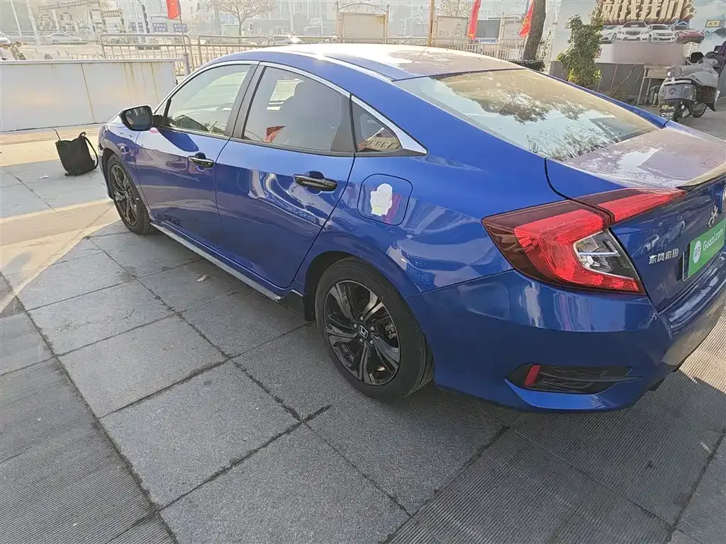 Honda Civic — фото 5