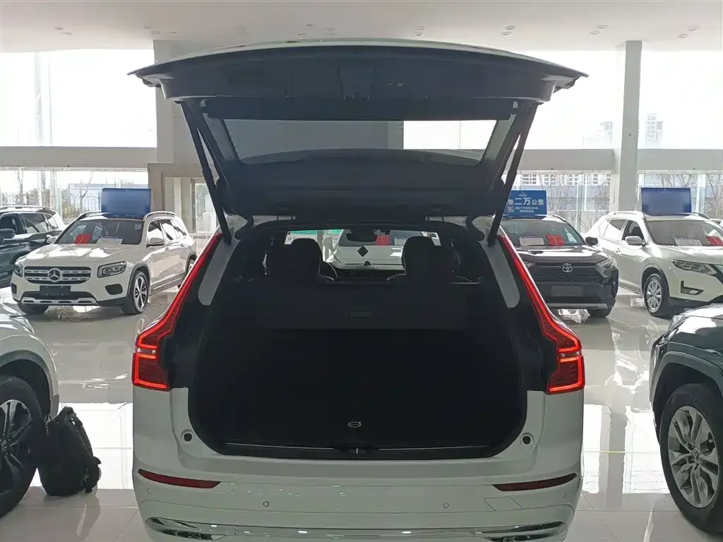 Volvo XC60 — фото 4