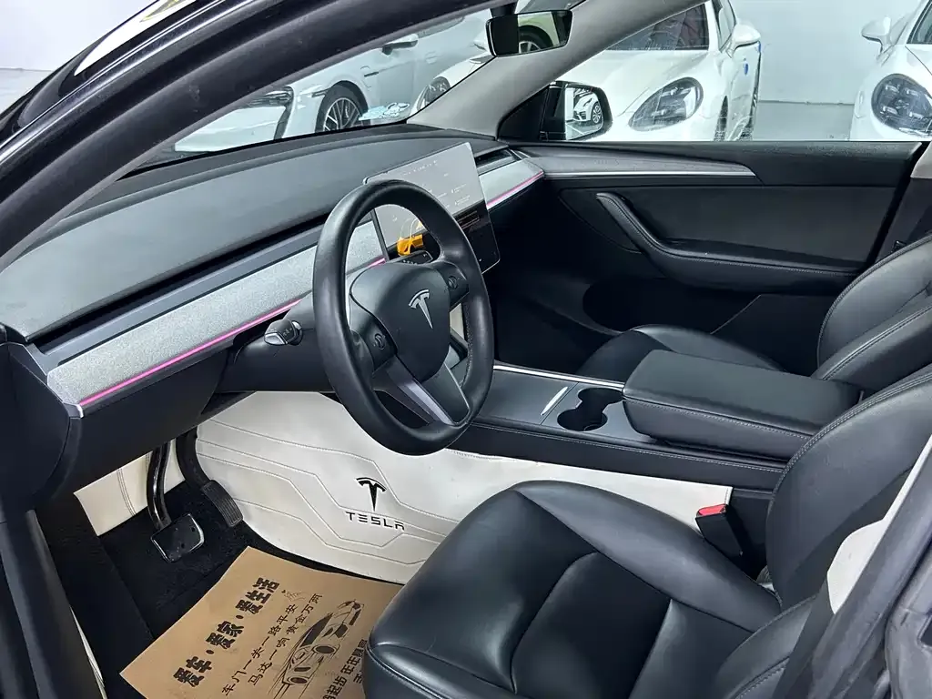 Tesla Model Y — фото 3
