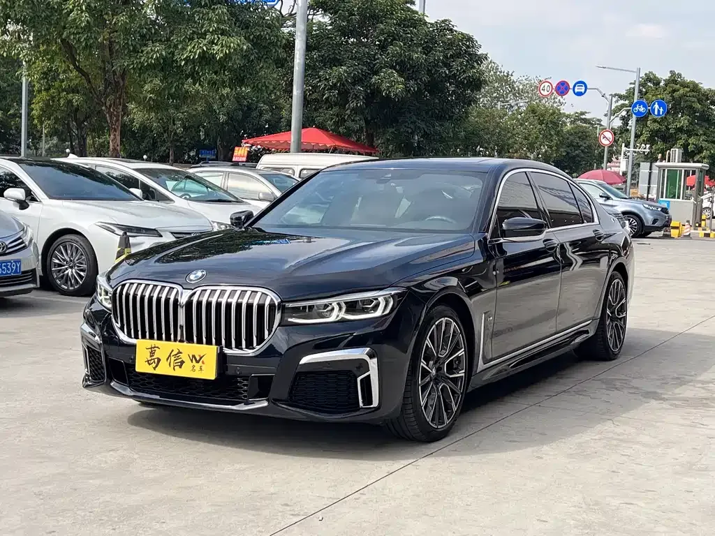 BMW 7 Series — фото 1