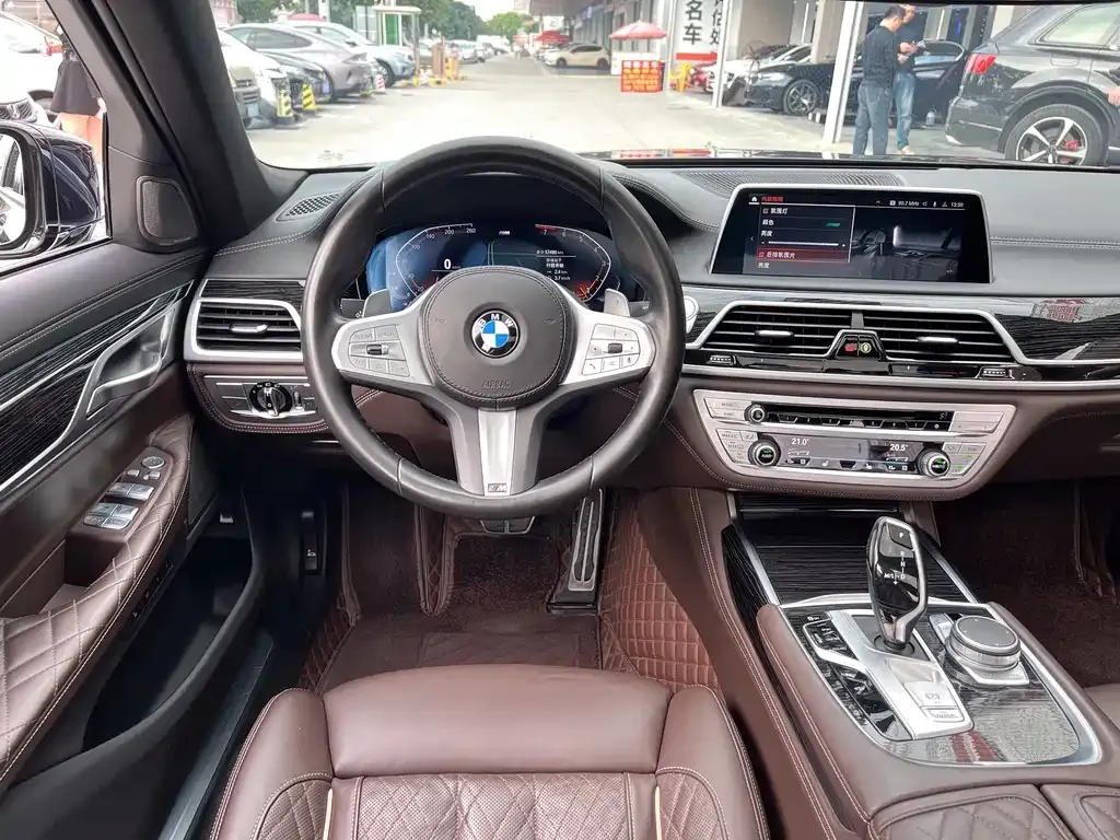 BMW 7 Series — фото 4