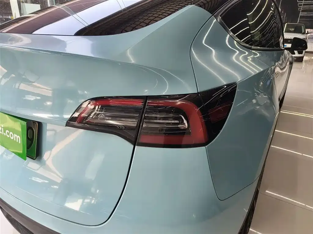 Tesla Model Y — фото 5