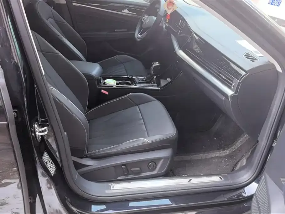 Volkswagen Passat 2024 из CN, фото 8