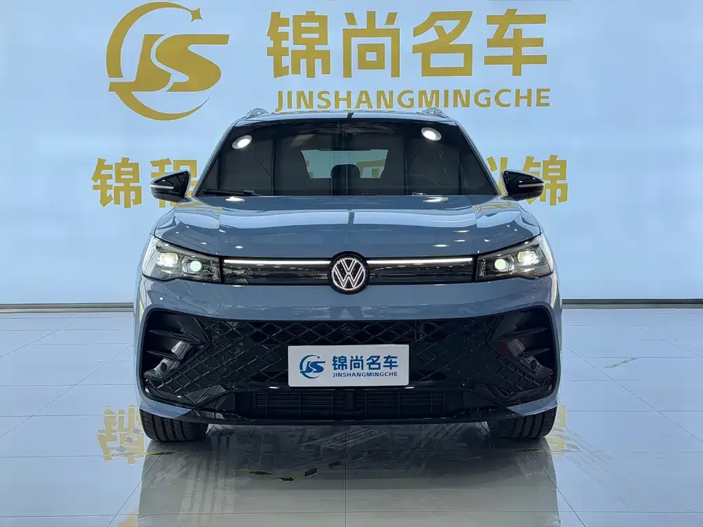 Volkswagen Tiguan L — фото 5