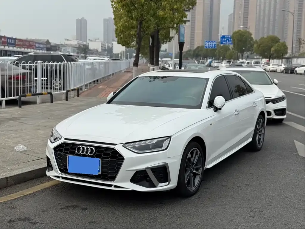 Audi A4L 2021 из CN, фото 1