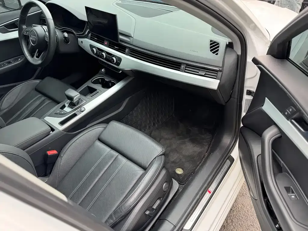 Audi A4L 2021 из CN, фото 10