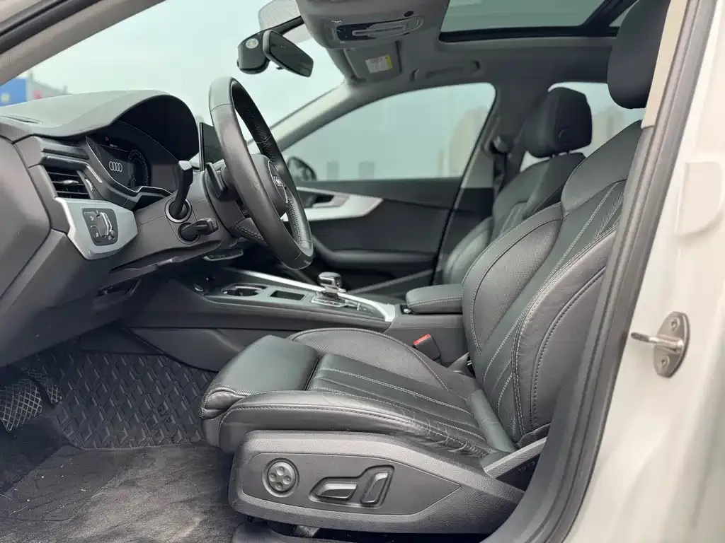 Audi A4L 2021 из CN, фото 5
