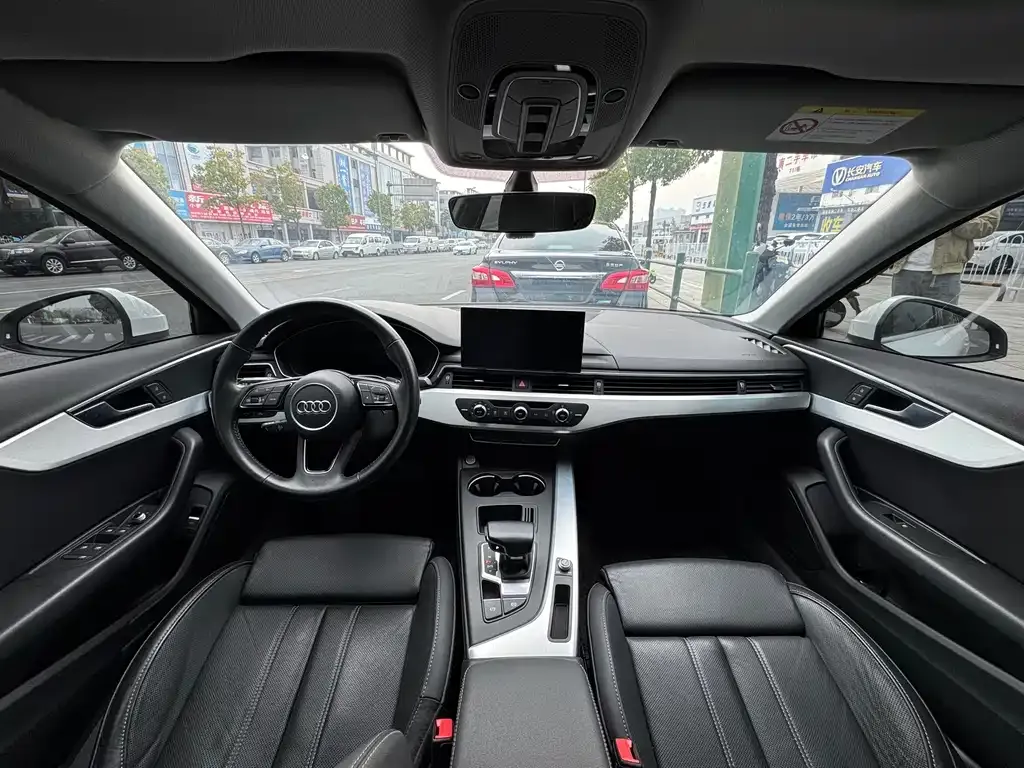 Audi A4L 2021 из CN, фото 8