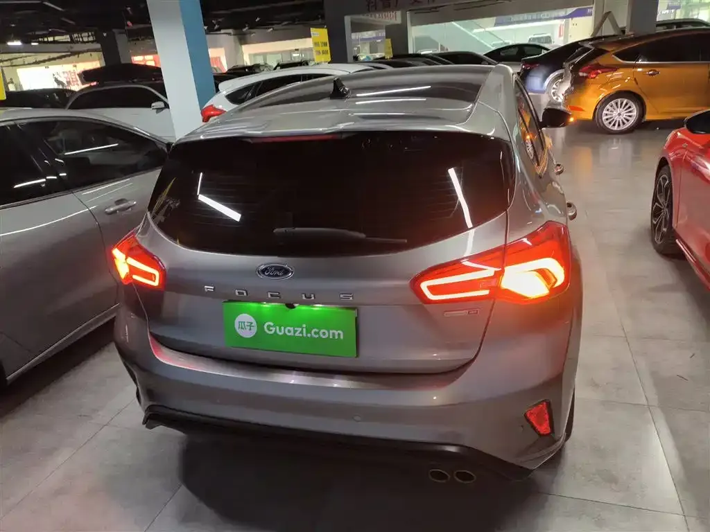 Ford Focus 2022 из CN, фото 8