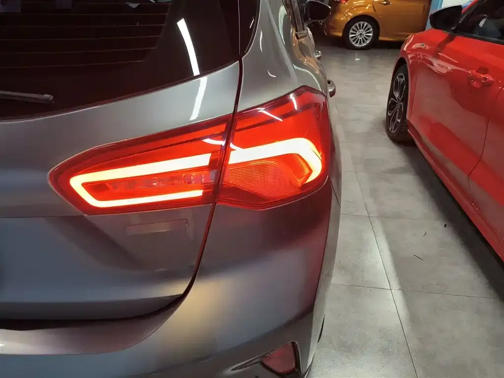 Ford Focus 2022 из CN, фото 2