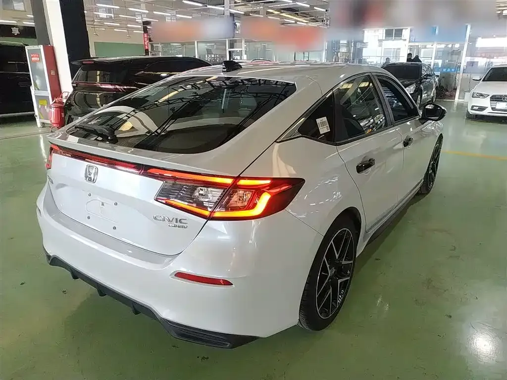 Honda Civic — фото 10