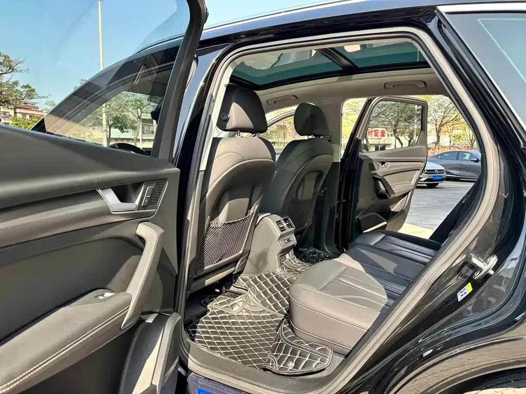 Audi Q5L 2021 из CN, фото 5