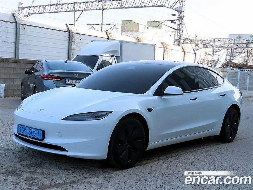 Tesla Model 3 2024 из KR, фото 2